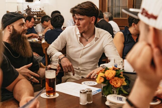 Düsseldorf: Altbier-Safari Beer Walking Tour - Microbrewery Insights
