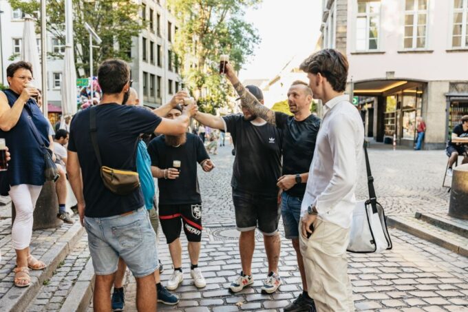 Düsseldorf: Altbier-Safari Beer Walking Tour - Reservations and Cancellation
