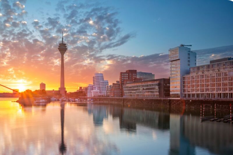 Düsseldorf: City Exploration Game and Tour - Key Points