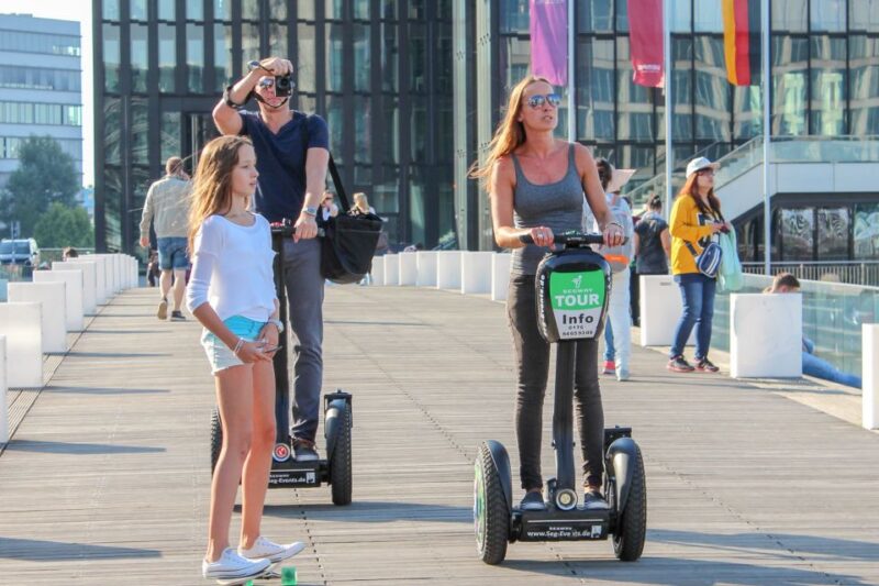 Düsseldorf: Classic City Segway Tour - Segway Experience