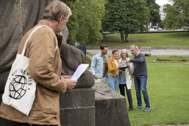 Düsseldorf: Crime Mystery Tour in Pempelfort - Experience Highlights