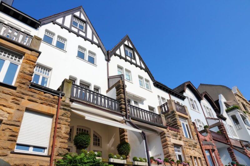 Düsseldorf: First Discovery Walk and Reading Walking Tour - Using the Mobile App