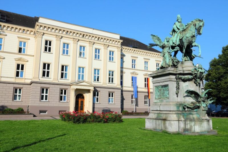 Düsseldorf: First Discovery Walk and Reading Walking Tour - Customer Experiences