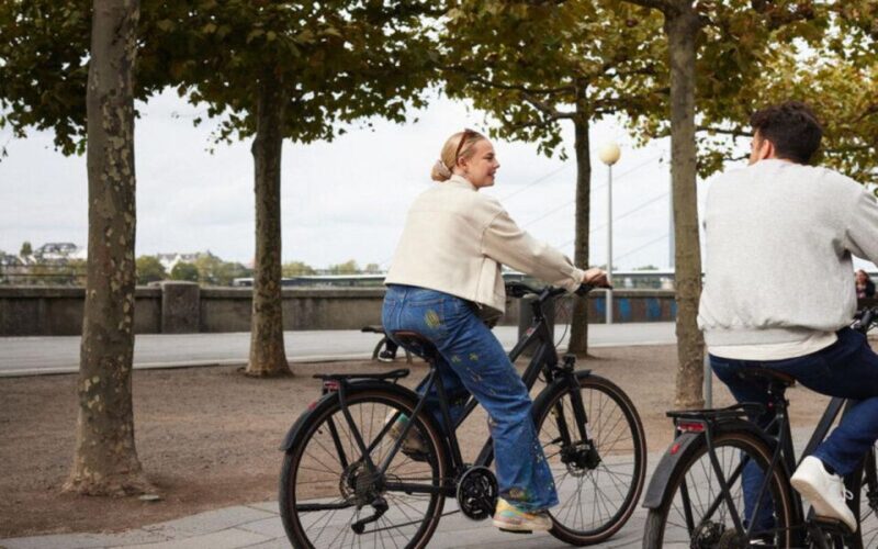 Düsseldorf: Group Biking Adventure - Eco-friendly and Healthy Travel