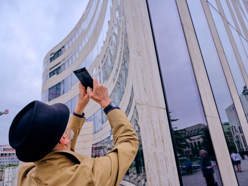 Düsseldorf: Guided Architecture Tour - Tour Duration and Languages