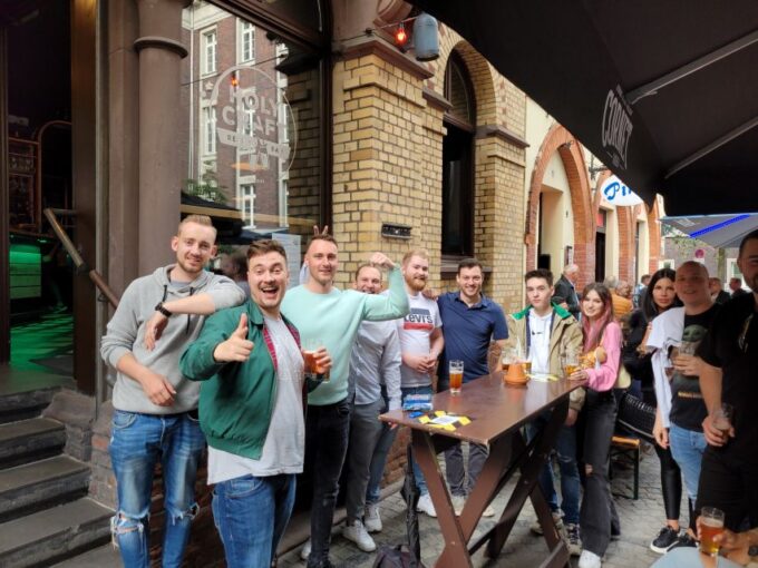Düsseldorf: Guided Beer Tour With 4 Beers & a Flexible Route - Beer Varieties and Etiquette