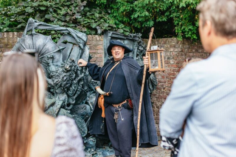 Düsseldorf: Guided Tour With a Night Watchman - Inclusion in the Tour