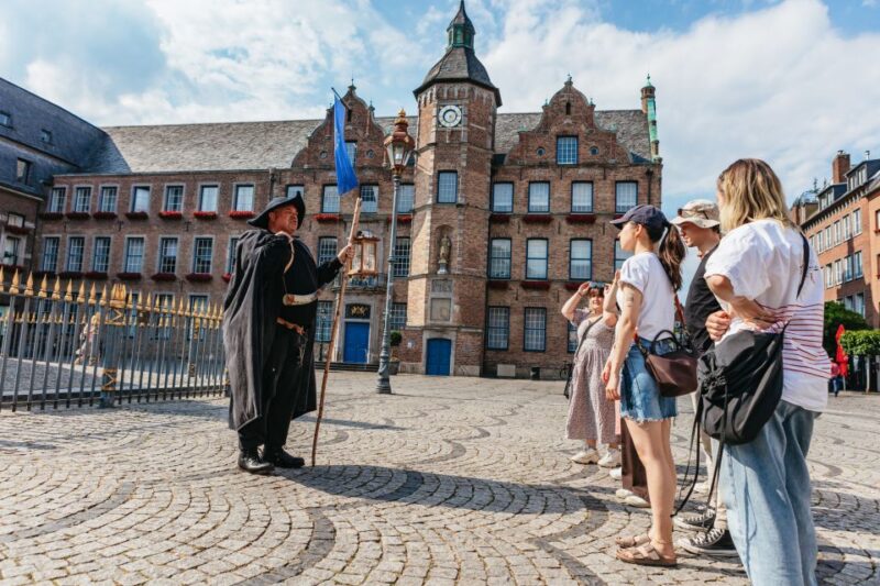 Düsseldorf: Guided Tour With a Night Watchman - Additional Tour Information
