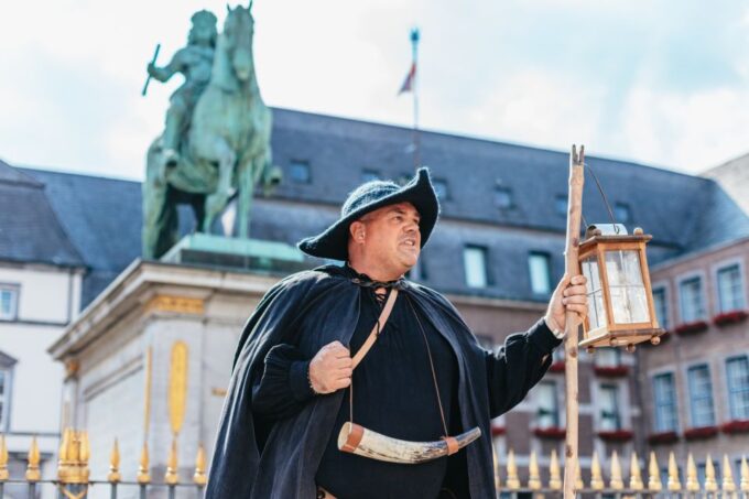 Düsseldorf: Guided Tour With a Night Watchman - Exploring the Altstadt