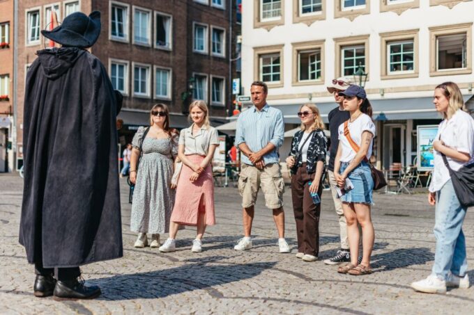 Düsseldorf: Guided Tour With a Night Watchman - Historical Tales and Perspectives