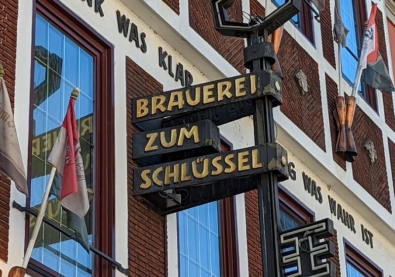 Düsseldorf: Scavenger Hunt and City Sights Self-Guided Tour - Tour Details