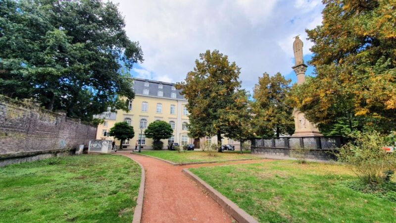 Düsseldorf: Self-Guided Walk Along River Düsseldorf to Old Town - Experience Highlights