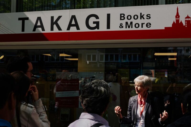 Düsseldorf: Sushi, Sake & Japanese Lifestyle Tour - Manga Comic Books
