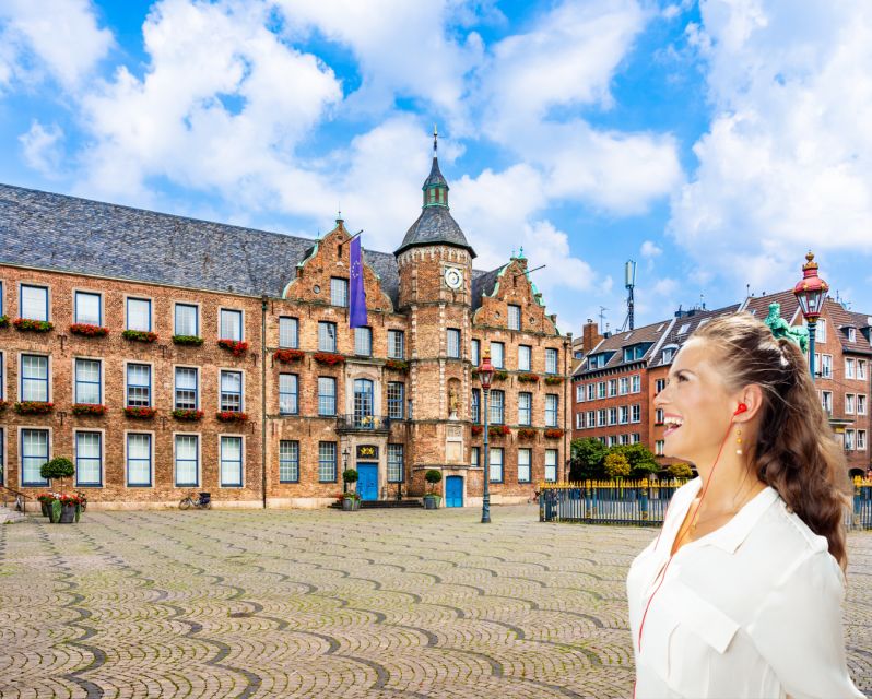 Dusseldorf: Walking Tour With Audio Guide on App - Key Points