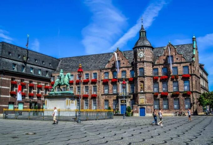 Dusseldorf: Walking Tour With Audio Guide on App - Self-Guided Audio Tour Experience