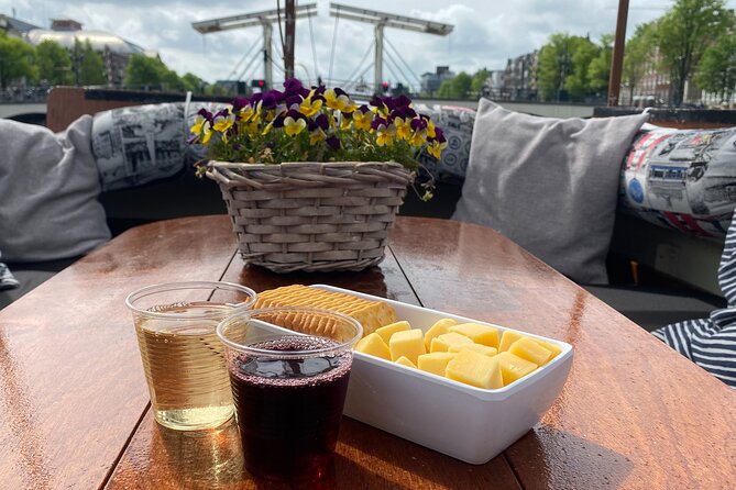 Dutch Cheese and Drinks Guided Amsterdam Boat Tour - Meeting and Pickup Details