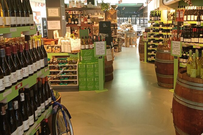 Dutch Cheese Tasting - With Wine or Beer - Tasting Setting and Atmosphere