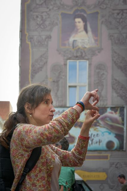 Dutch-Language Walking Tour With Gastronomy in the Old Town - Itinerary Details