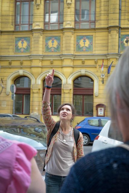 Dutch-Language Walking Tour With Gastronomy in the Old Town - Booking Information