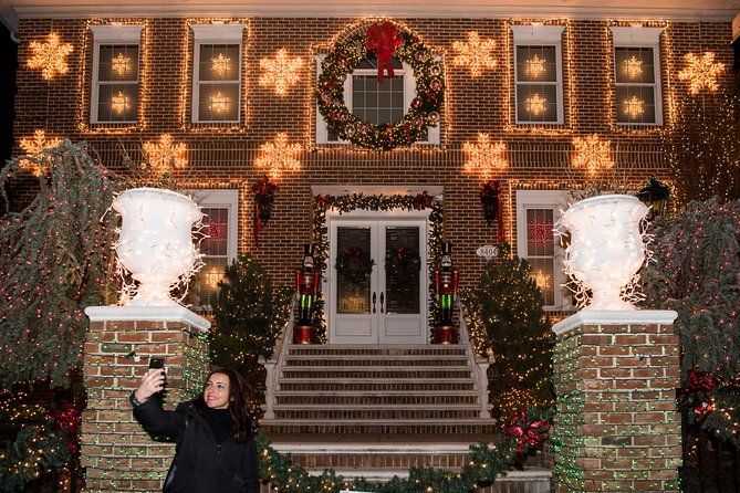 Dyker Heights Christmas Lights & Skyline View Bus Tour - Additional Tour Details