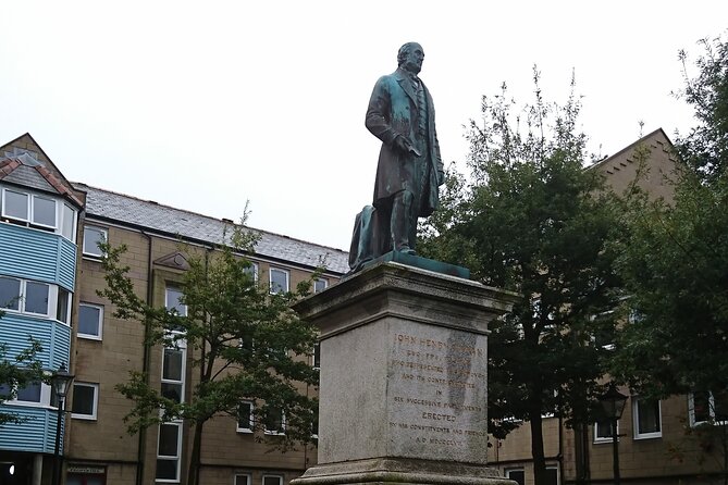 Dylan Thomas' Swansea: A Self-Guided Audio Tour - Tour Accessibility and Participation
