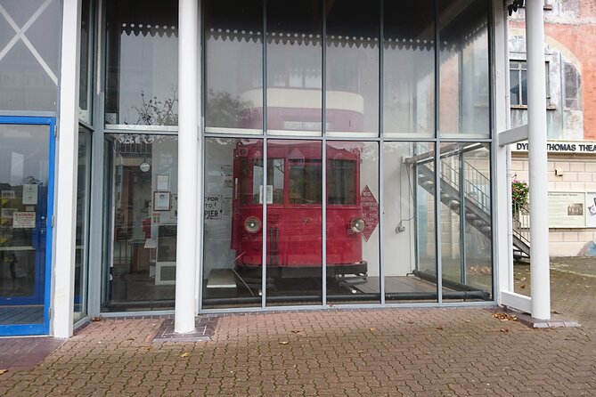Dylan Thomas' Swansea: A Self-Guided Audio Tour - Explore Dylan Thomas Swansea