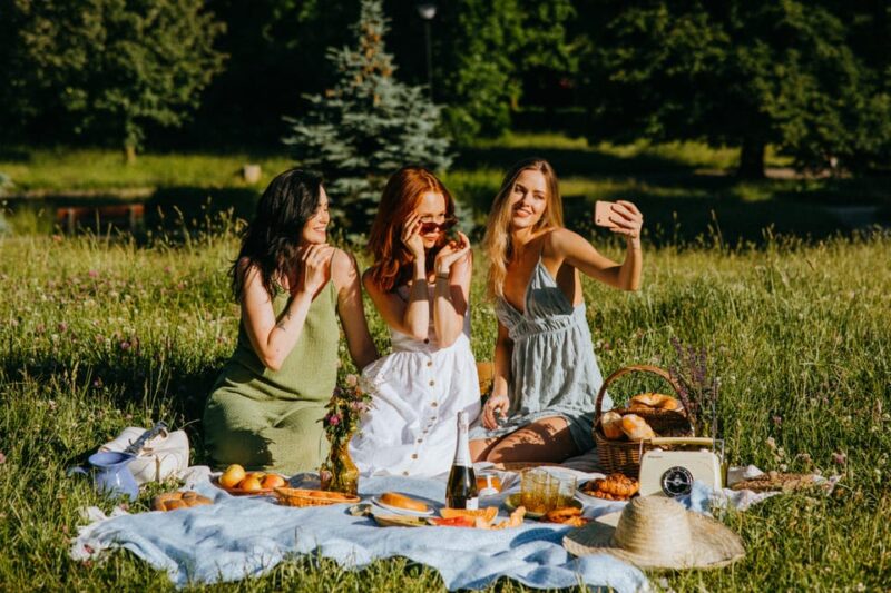E-BIKE ADVENTURE TO KIMINOULLAKI FARM PICNIC AND TASTING - Key Points