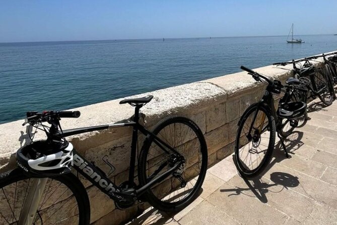 E-Bike, Apulian Sandwich and Wine - Discovering Alberobello and Locorotondo