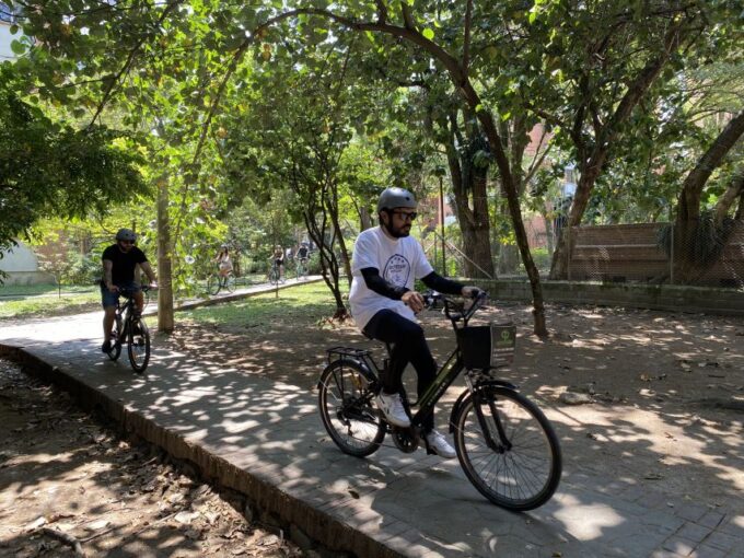 E-Bike City Tour Medellin With Local Beer and Snacks - Tasting Local Flavors