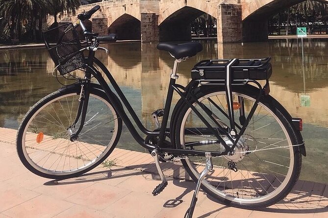 E-Bike Grand Valencia Private Tour - Meeting and Pickup