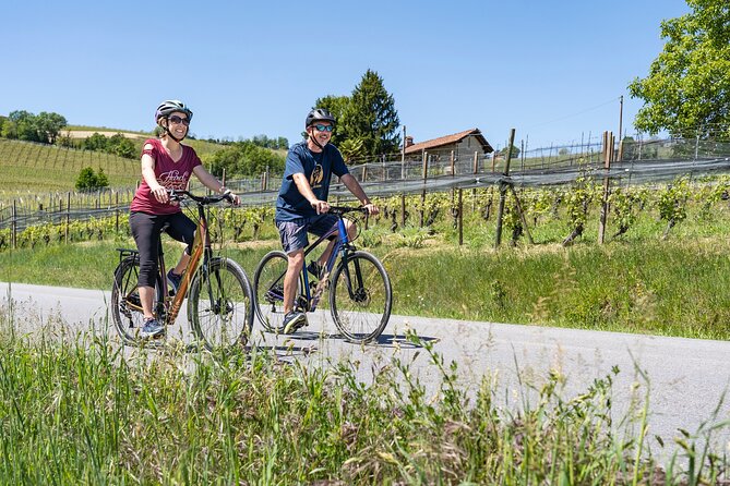 E-Bike in the Langhe: Landscapes, Wines and Cuisine. - Experiencing the Langhe Region