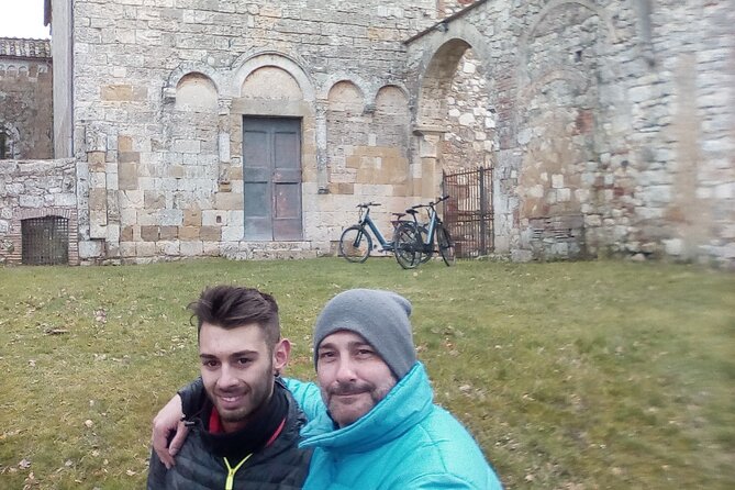 E-Bike Rental in Tuscany - Safety and Precautions