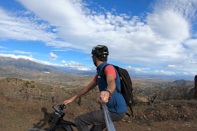 E-Bike Rental Sierra De Las Nieves (Alozaina). Free GPS Tracks and App Included. - Location and Meeting Point