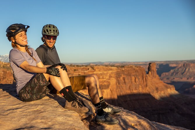 E-BIKE Sunset - Dead Horse Point E-bike Mountain Bike Tour - Meeting and Pickup