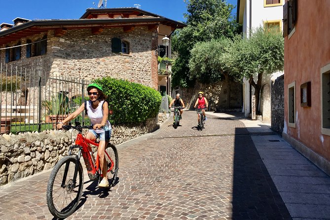 E-Bike Tour and Wine Tasting in Lazise - The Lake Garda Scenery