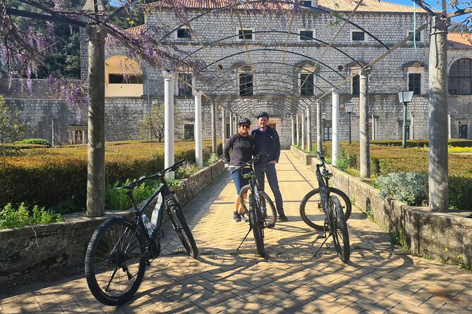 E-Bike Tour + Gourmet Snack + Wine Tasting (Small Group) - Bicycle and Helmet Provided