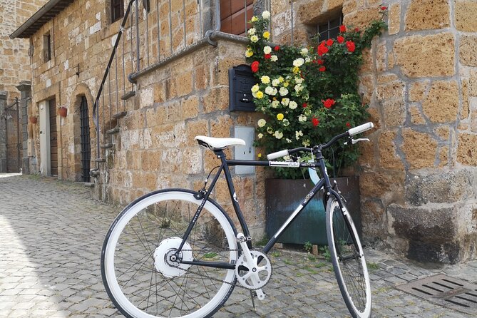 E-Bike Tour in Orvieto in Small Group: History, Culture With Lunch or Dinner - Dining in Orvieto Duomo Square