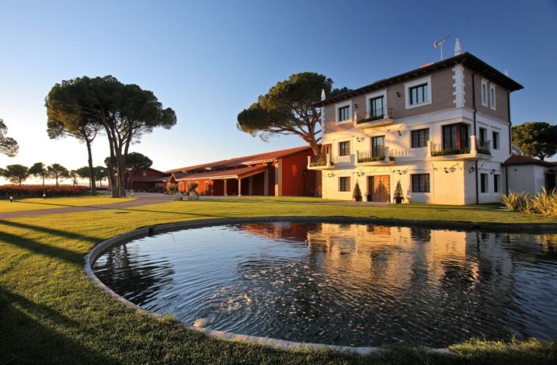E-Bike Tour & Picnic in an Exclusive Winery Estate - Nature and History