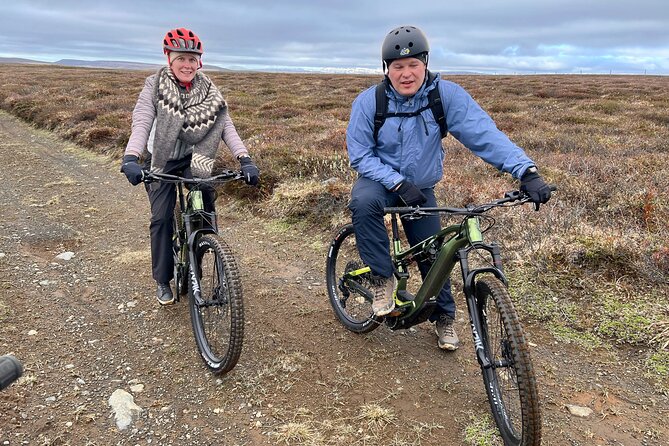 E-bike Tour Ullarfoss - Riding Through Muddy Trails