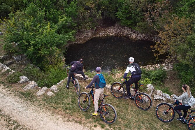 E Bike Tour With Wine and Olive Oil Tasting in Vodnjan - Meeting the Tour Guide