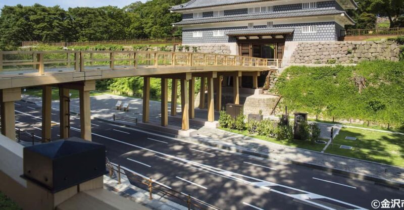 E-Bike With Guided Private Tour of KANAZAWA Main & KENROKUEN - Visiting Kenroku-en Garden