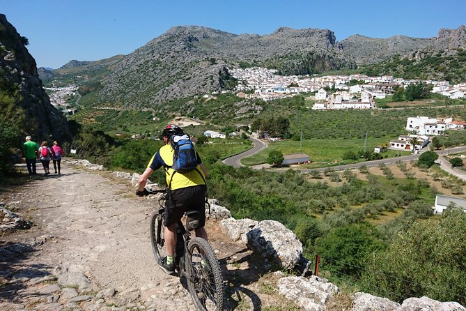 E-Mtb (Self-Guided)Montejaque & Hundidero Dam - 38KM Intermediate - Preparing for the Ride