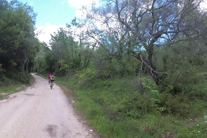 E-Mtb Tour - Analipsis Area [42km - 26mi] - Getting There