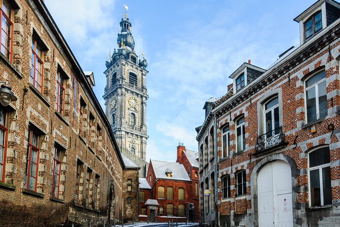 E-Scavenger Hunt Mons: Explore the City at Your Own Pace - Discovering the Hotel De Ville