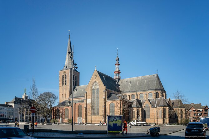 E-Scavenger Hunt Turnhout: Explore the City at Your Own Pace - Discovering Hidden Gems
