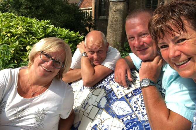 E-Scavenger Hunt Volendam: Explore the City at Your Own Pace - Designing for Smartphone Accessibility