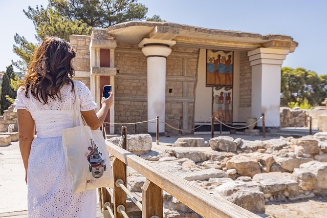 E-Ticket & Audio Tour for Knossos Palace: Unlock Minoan Majesty - Throne Room: Seat of Power