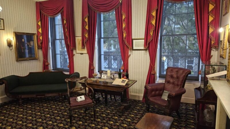 Early Access British Museum Trafalgar Square & Covent Garden - Expert Private Tour