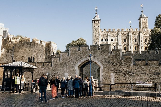 Early Access Tower of London Tour With Opening Ceremony & Cruise - Exploring the Tower