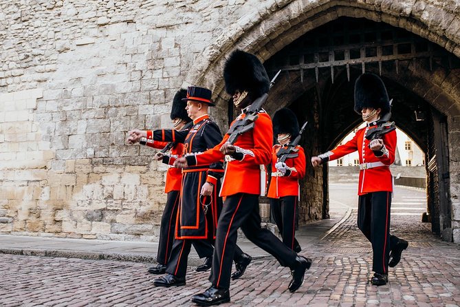 Early Access Tower of London Tour With Opening Ceremony & Cruise - Viewing the Crown Jewels